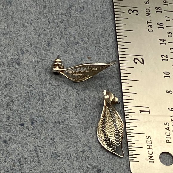 Pierced Earrings Silver Leaf Filigree Textured Wire Curved Retro BoHo Autumn - Picture 7 of 7